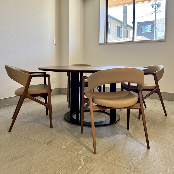 新社屋のダイニングセット＆チェアー