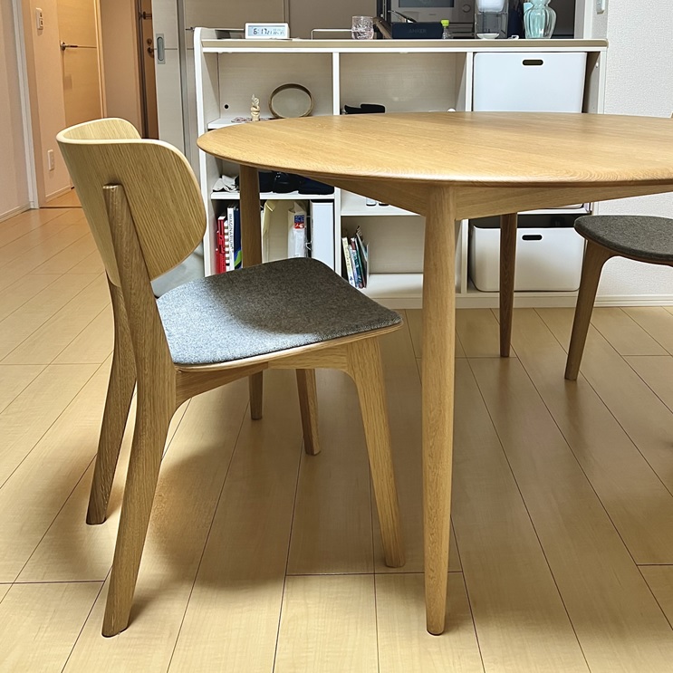 名作椅子に合うダイニングテーブルUniverse